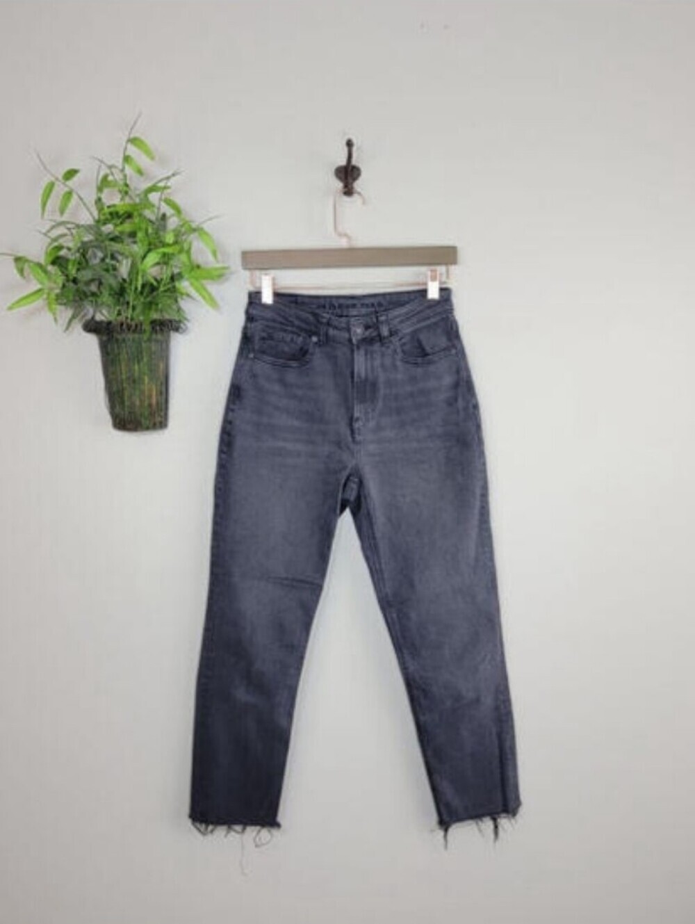 AE 2 American Eagle Hi Rise Mom Jeans Raw Hem Tapered Leg Faded Black Relaxed